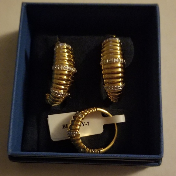 Ring/Earring Set - Picture 2 of 3